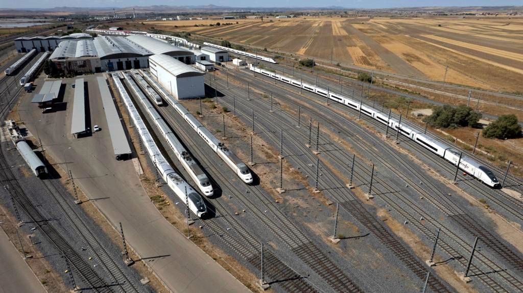 Imagen de una base de mantenimiento de Renfe