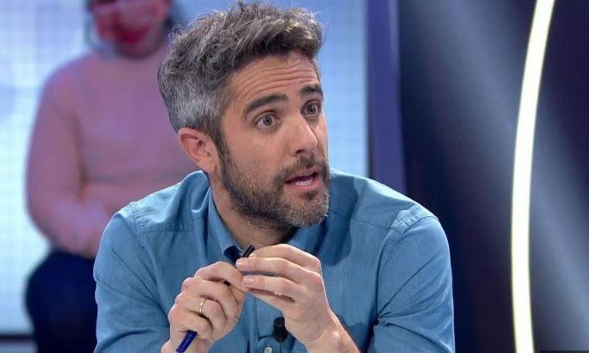 ROBERTO LEAL PIERDE LOS NERVIOS EN PASAPALABRA| Roberto Leal acaba fuera de  sí por lo sucedido con Manu y Rosa durante una prueba en Pasapalabra: "Está  todo el mundo..."