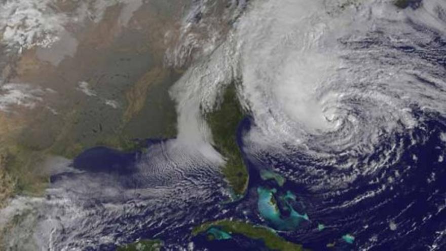 Sandy se convierte en huracán de primer grado