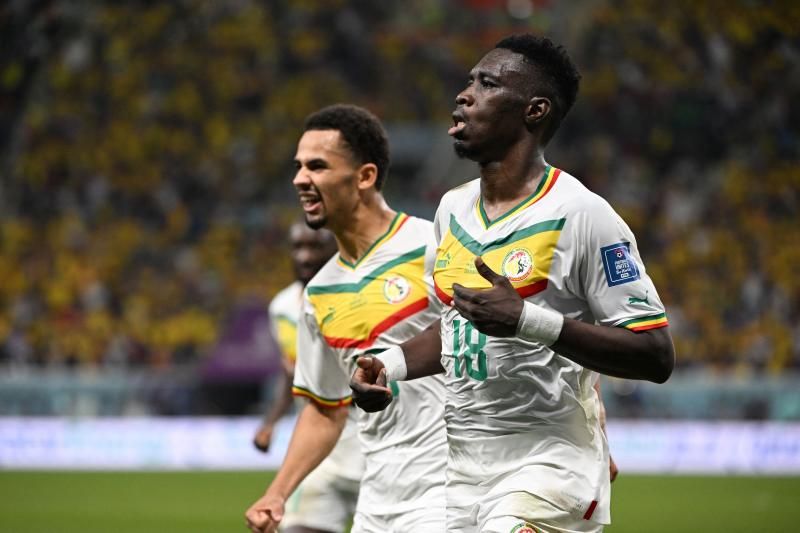 Ismaïla Sarr (Senegal): Ya es un jugador conocido por el gran público por sus temporadas en el Watford, pero eso no quita que se esté destapando como un auténtico líder en Senegal. No está Mané, así que Sarr ha cogido el testigo y se ha hecho con los mandos del ataque senegalés. Junto a Koulibaly, el gran referente de esta selección que se ha colado en los octavos del Mundial.