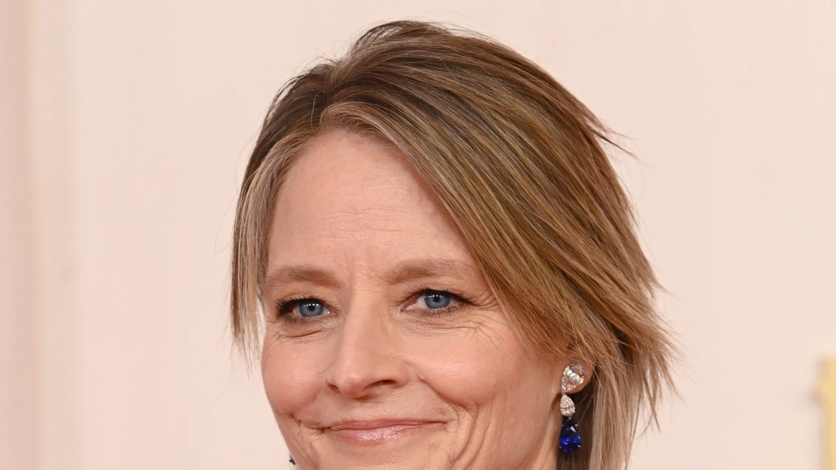 JODIE FOSTER OSCAR 2024 Jodie Foster y el vestido ideal para mujeres