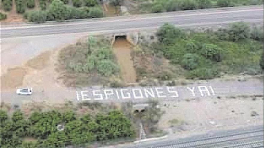 Nules aprovecha la Vuelta a España para exigir espigones para la playa