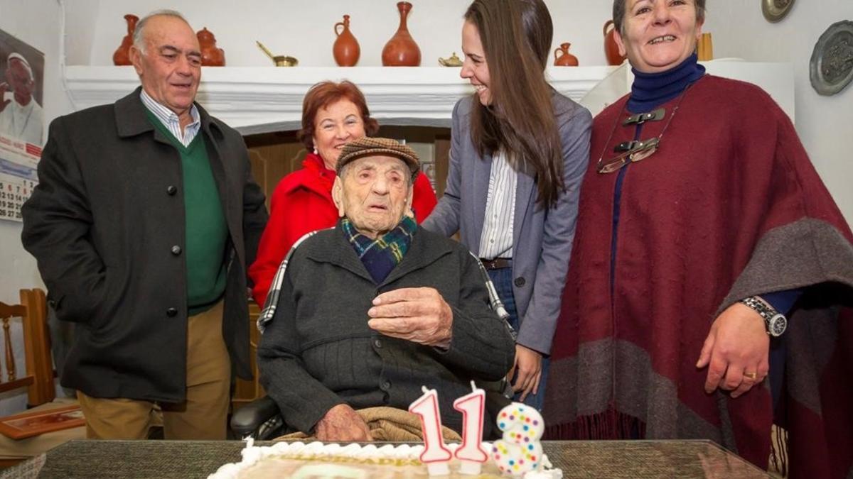 El extremeñp Francisco Nunez Olivera, el hombre mas longevo del mundo  en su 113 cumpleaños.