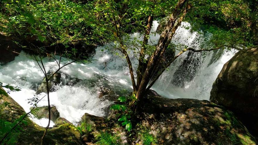 Cascada do Pozo do Inferno