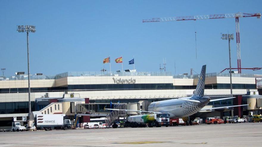 El temporal obliga a desviar cuatro vuelos a Zaragoza