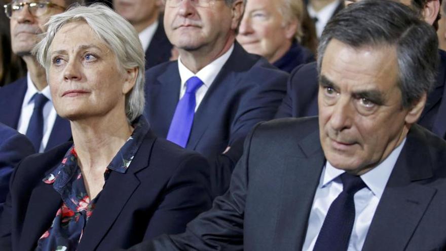 François Fillon, junto a su esposa