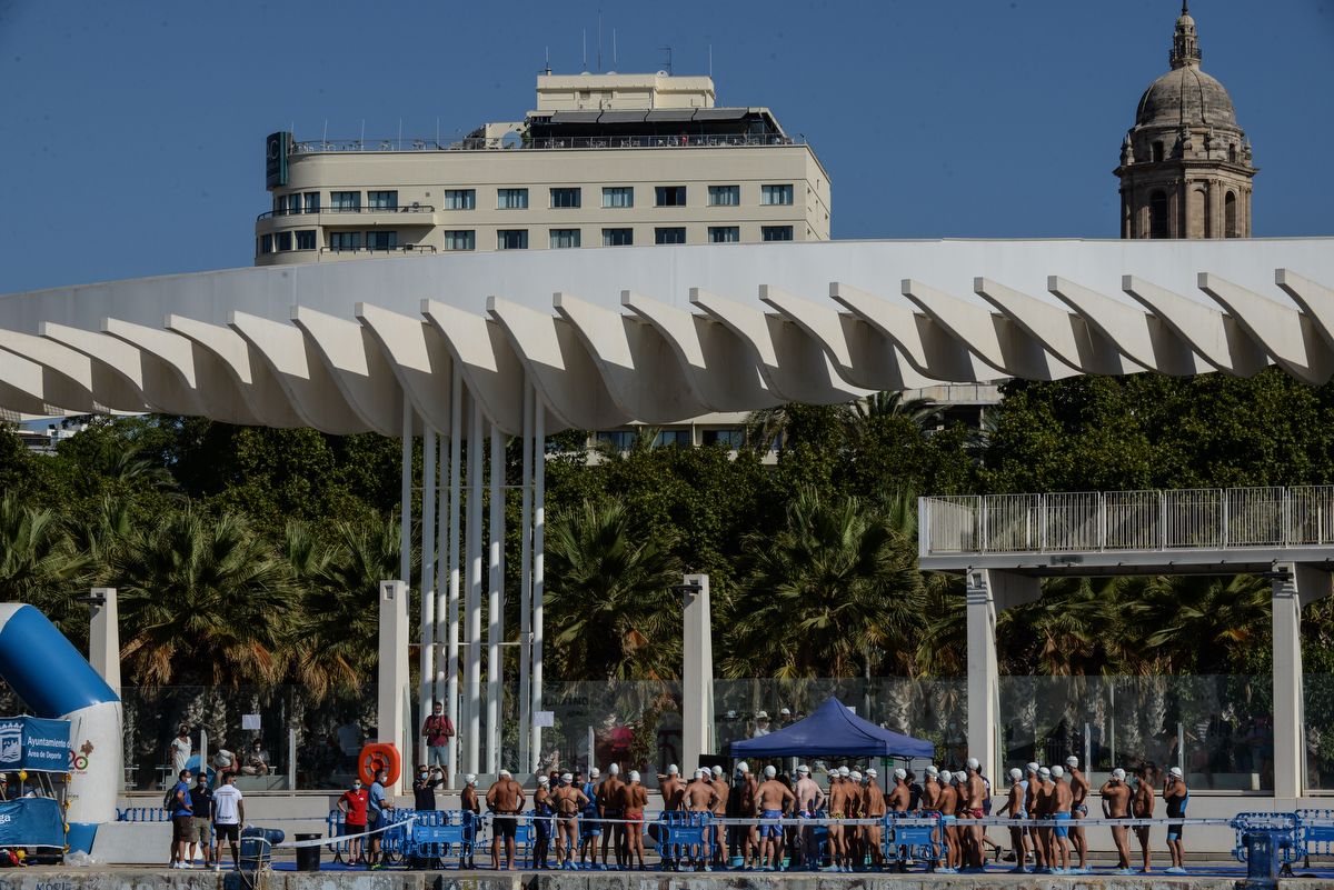 Travesía a nado en el Puerto de Málaga 2021