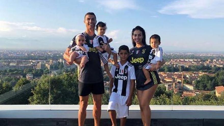 Ronaldo y su familia se adaptan a Turín