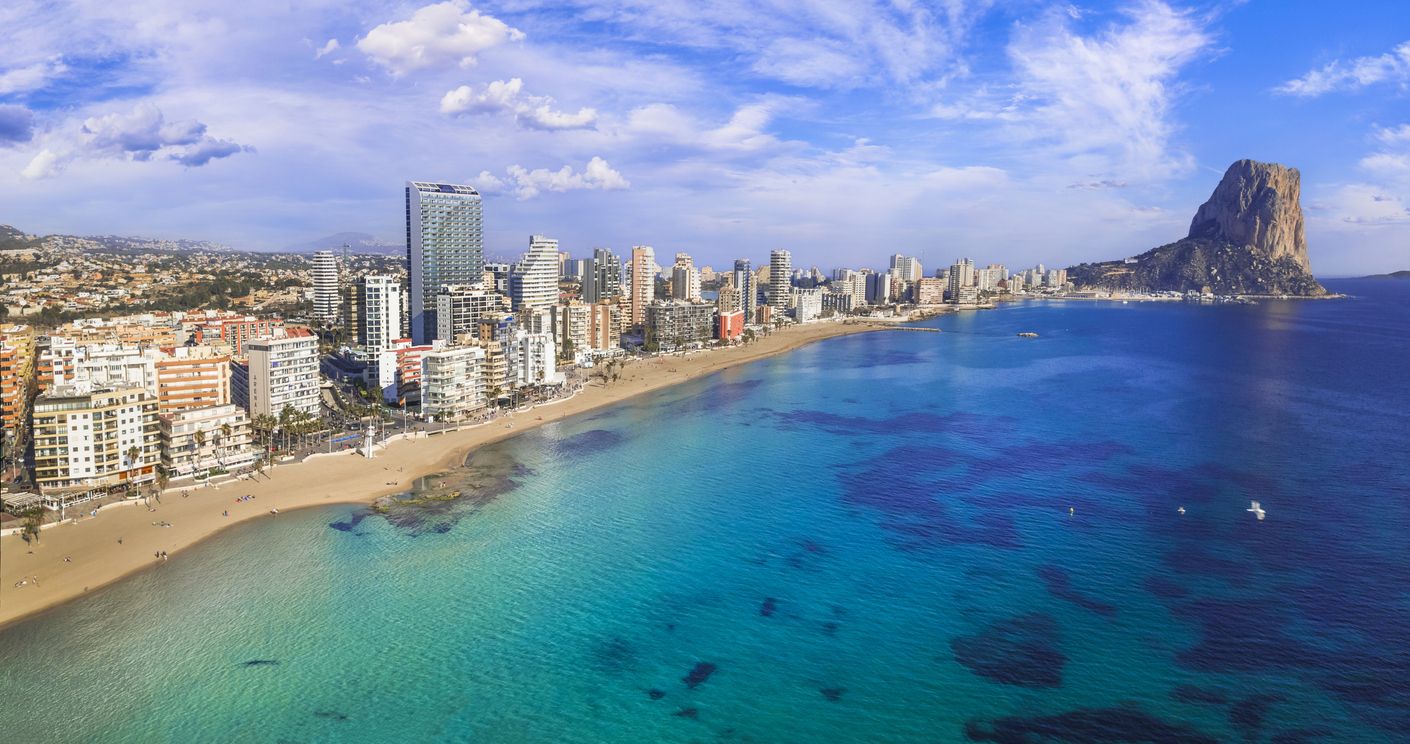El litoral de Calpe en la Costa Blanca de Alicante
