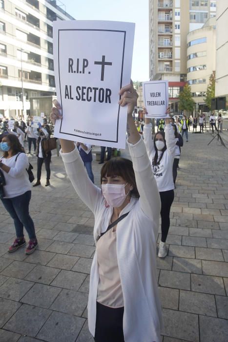 L''hostaleria i l''estètica gironines surten al carrer per protestar contra el tancament