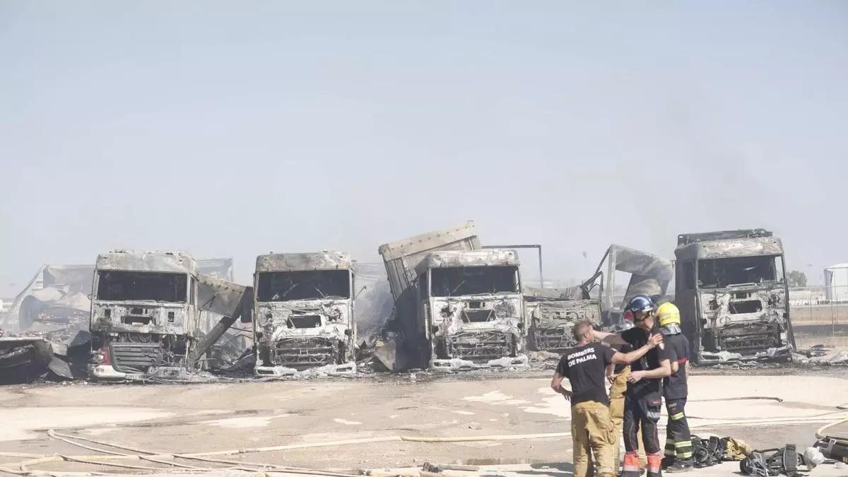Feuer-bei-Mercapalma-berhitzte-Lkw-Bremsen-l-sten-Gro-brand-aus