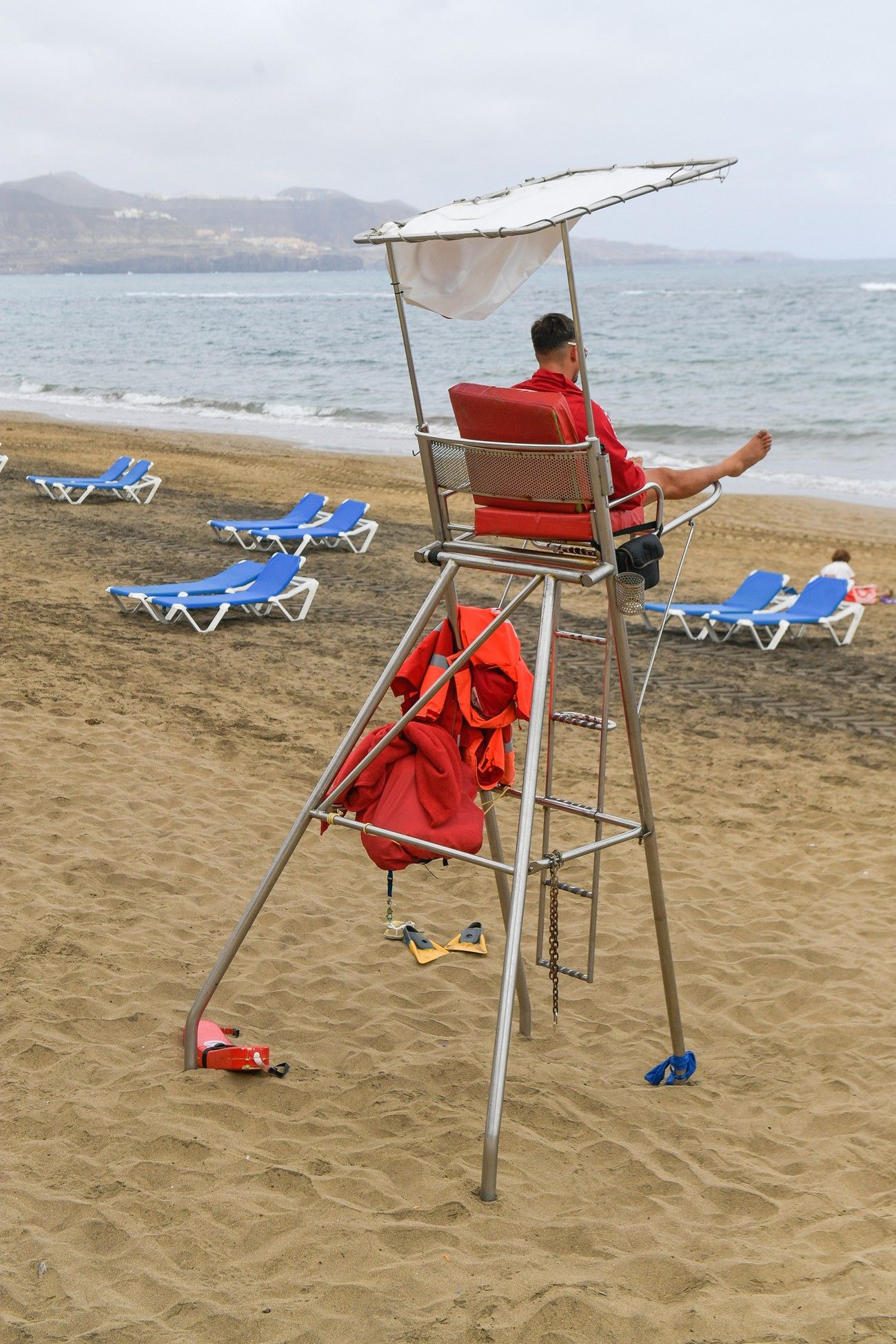 La ola de calor llega al entorno de la playa de Las Canteras