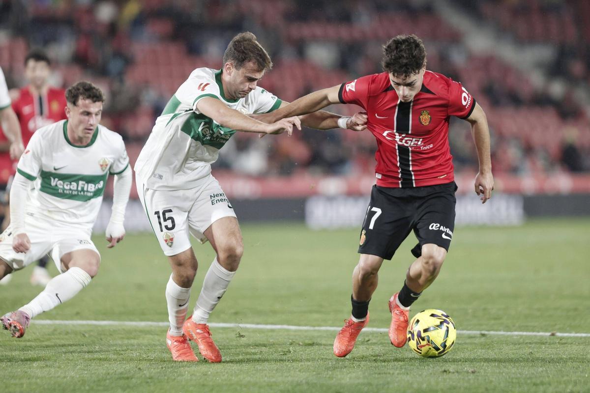 El Mallorca ha vencido al Elche (3-1) en el último partido de 2025 en Son Moix