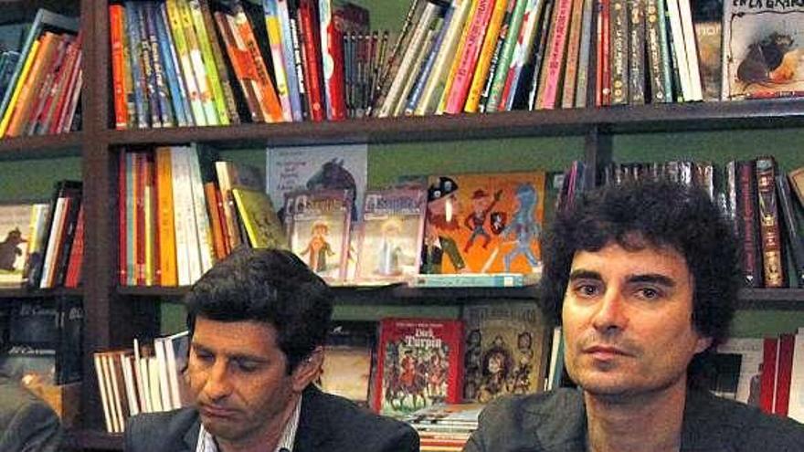 López Mourelle y Somoza, ayer, en la presentación del libro. / aleiss cruz