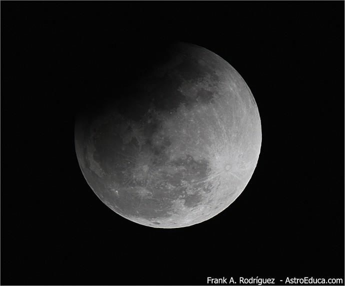 Así fue el eclipse de la Luna visto desde Montaña Cabreja