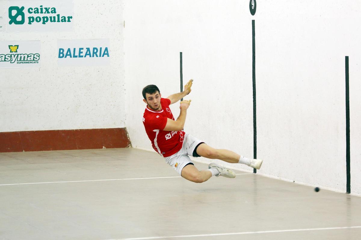 Montaner (foto) i Seve van tindre val dos vegades per a sumar el tercer joc consecutiu i posar-se per davant el quadre de les semifinals s’acabarà de concretar el dissabte a la Llosa de Ranes.