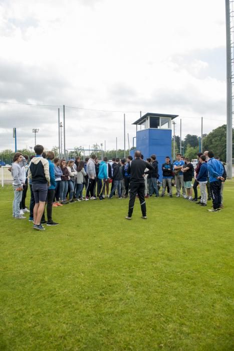 Entrenamiento del Real Oviedo y alumnos del Loyola