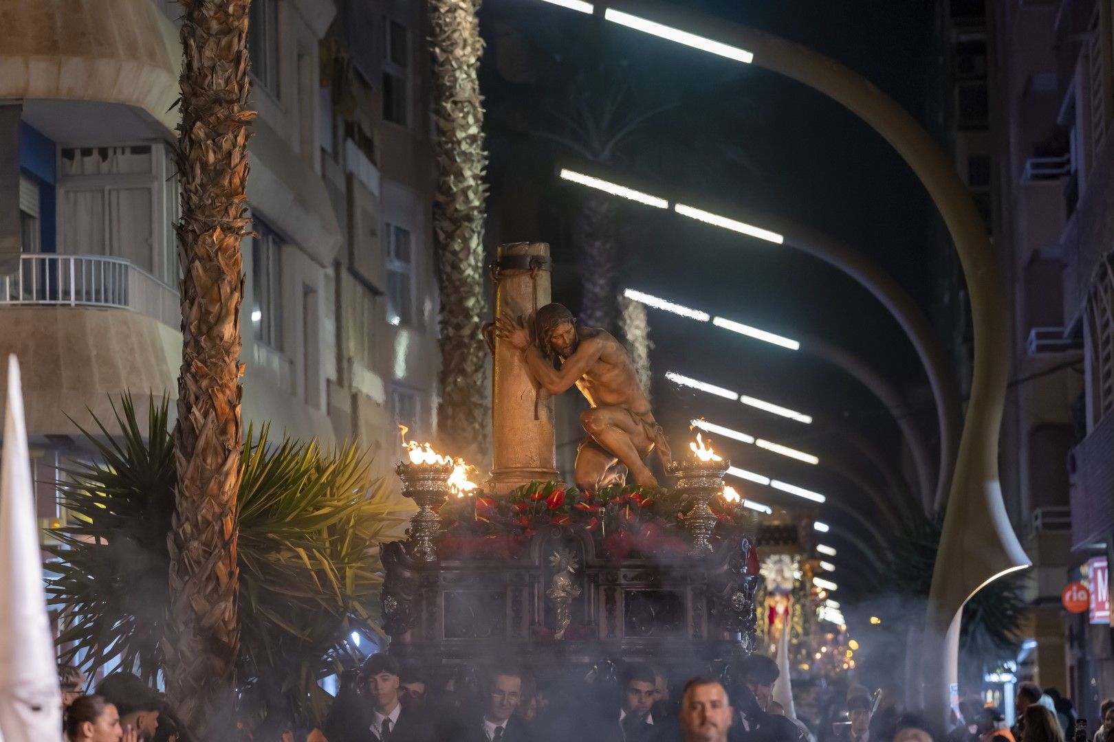 Aquí las imágenes de la Procesión de Lunes Santo en Torrevieja