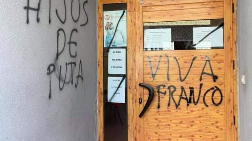 Aparecen pintadas franquistas en las sedes de UGT y del PSOE en San Javier