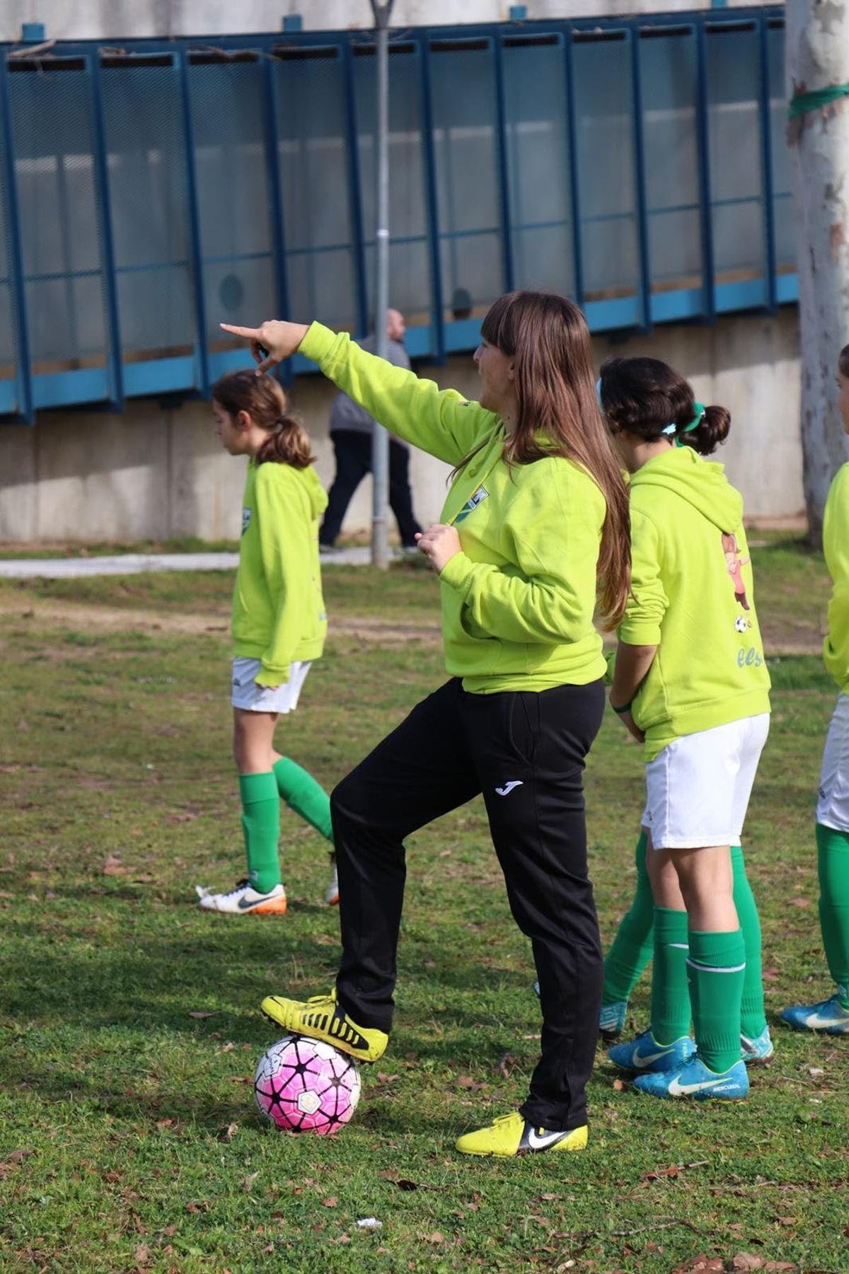 Jèssica Álvarez com a entrenadora de la Pera.