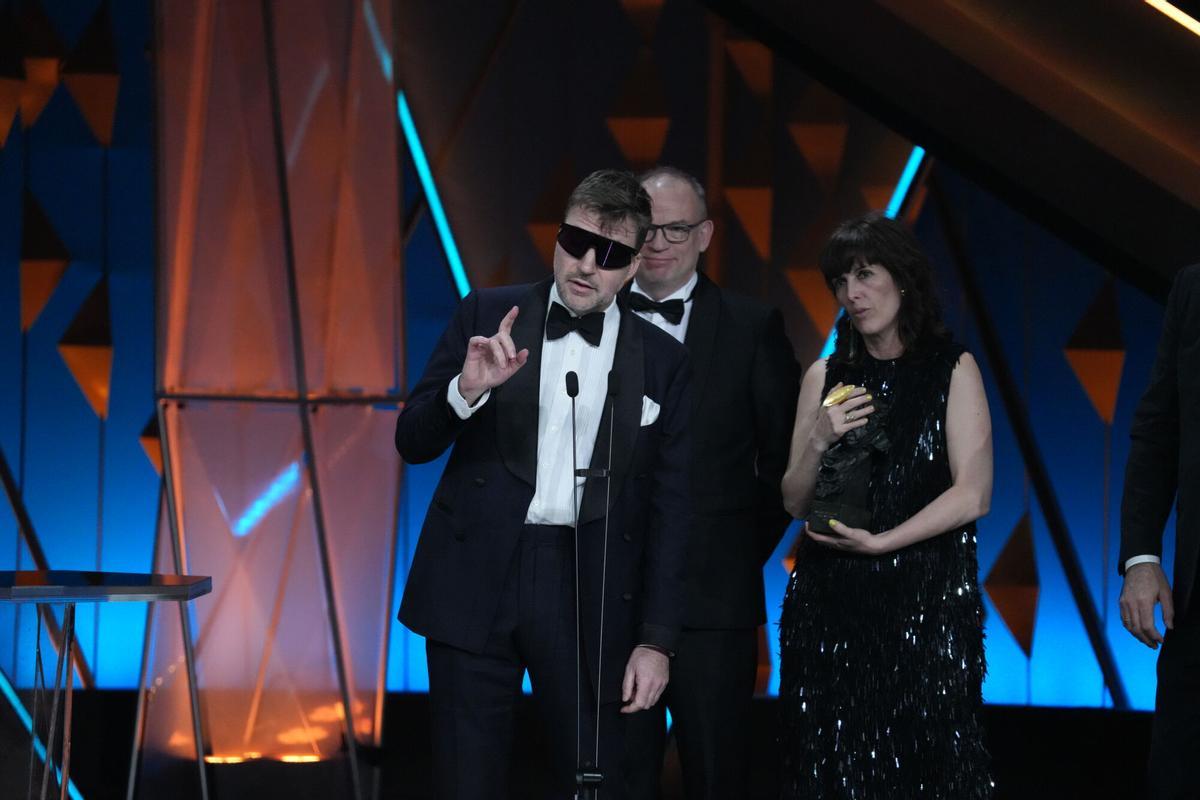 El director Albert Serra recoge el Goya a Mejor Película Documental por 'Tardes de soledad' en la 40º edición de los Premios Goya.