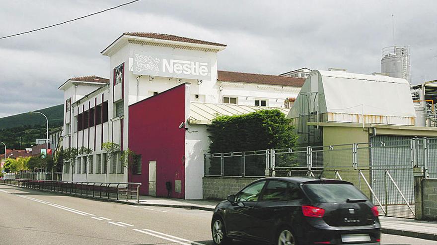 Nestlé invierte 2,24 millones en su fábrica asturiana