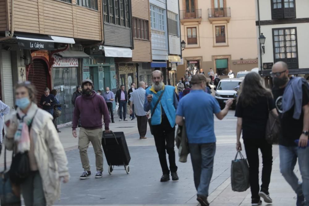 Primer día para poder salir a pasear y a hacer deporte por tramos horarios en Asturias