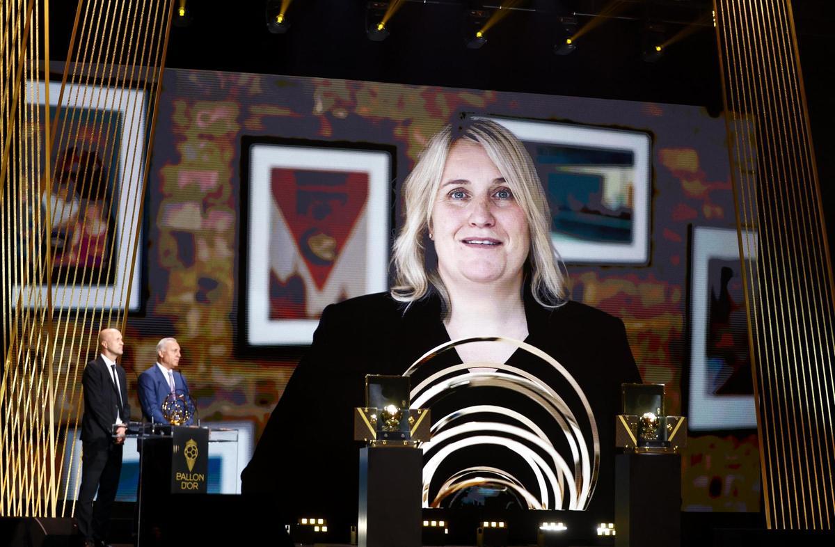 El premio Cruyff es para Emma Hayes,del Chelsea, mejor entrenadora de fútbol 2024. El premio Cruyff es para Emma Hayes,del Chelsea, mejor entrenadora de fútbol 2024.