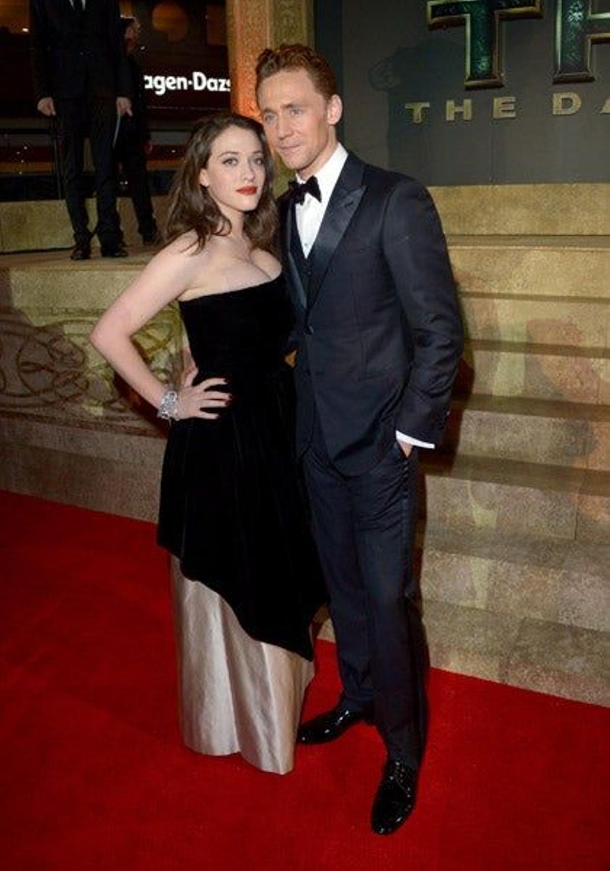 Kat Dennings y Tom Hiddleston