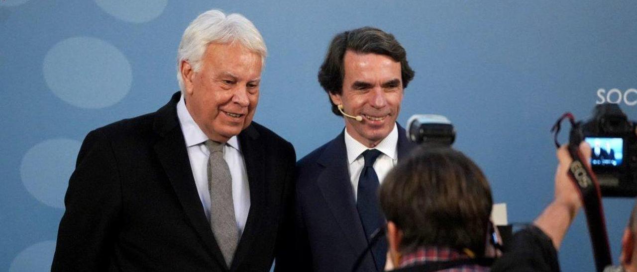 Felipe González y Jose María Aznar en el debate ’Repensar España’ durante el I Congreso Nacional de la Sociedad Civil.