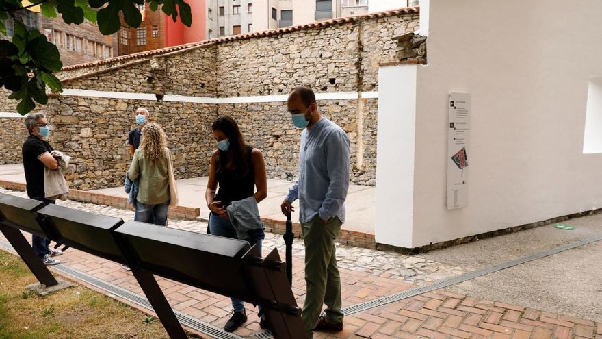 Visitantes en la Ciudadela de Capua