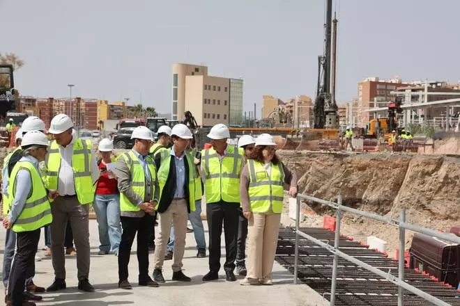El presidente de la Generalitat visita las obras del túnel de la Estación Central del TRAM de Alicante