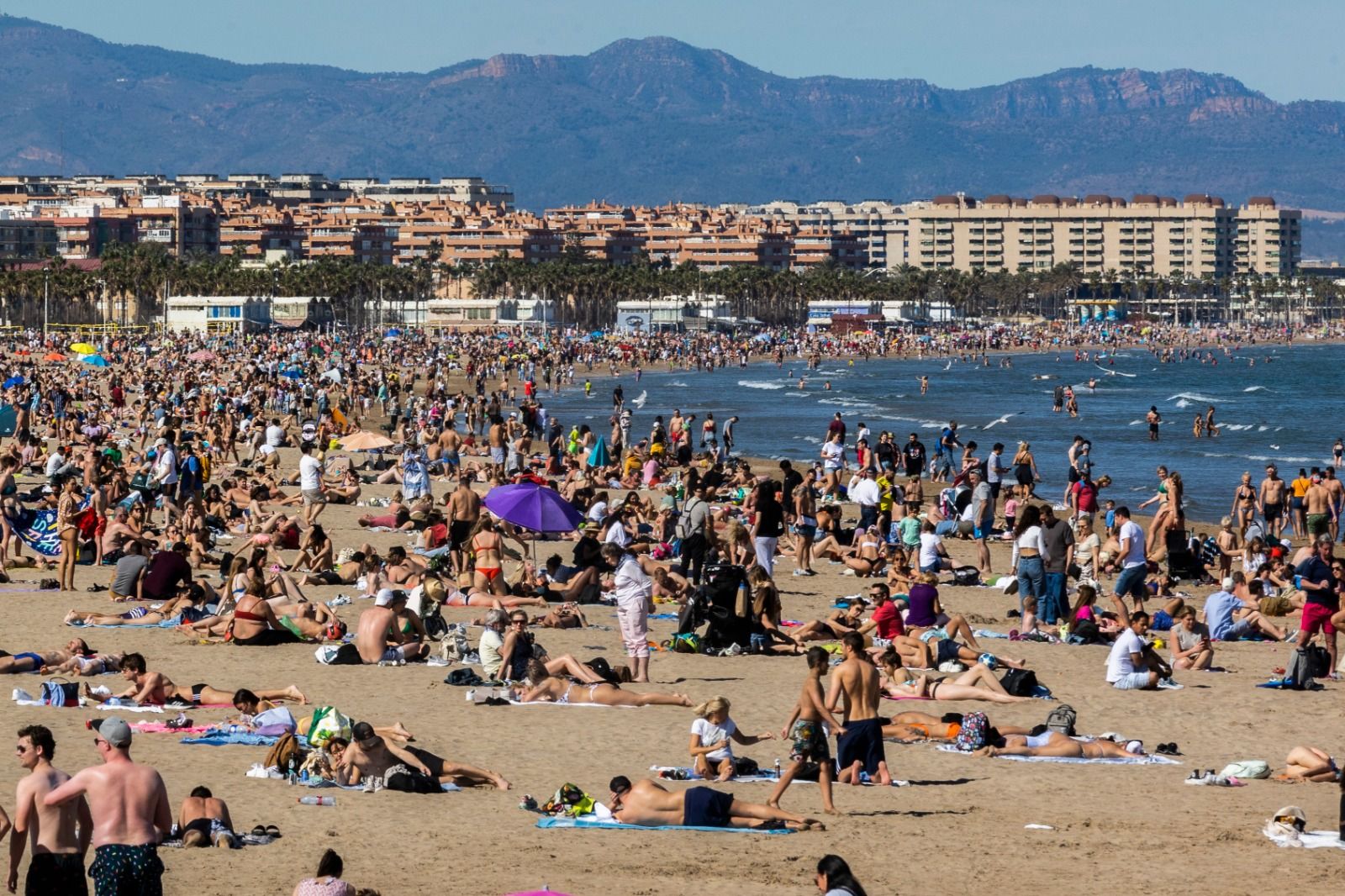 Domingo de Fallas... ¿o de playa?