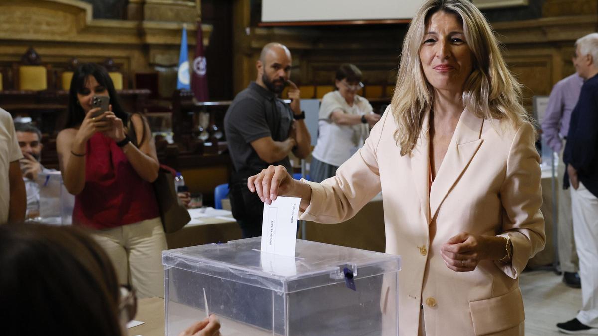 La líder de Sumar y vicepresidenta segunda del Gobierno Yolanda Díaz vota en las elecciones europeas en Madrid