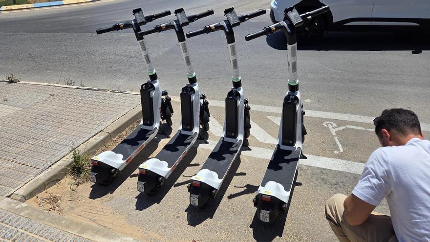 Arranca el alquiler de patinetes eléctricos en Orihuela Costa... cinco meses después al carecer del seguro obligatorio