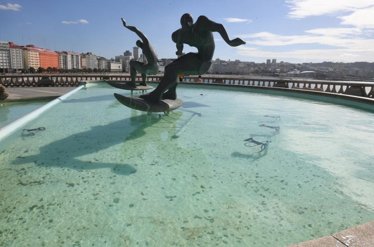 Fuente de los surfistas, cerca del lugar del accidente.