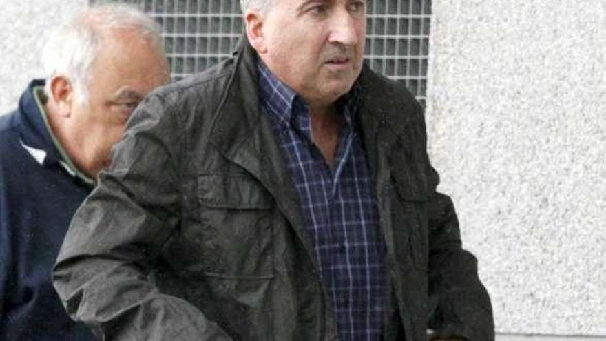 Abelardo Ullo, a su llegada al juzgado de Lugo. / efe