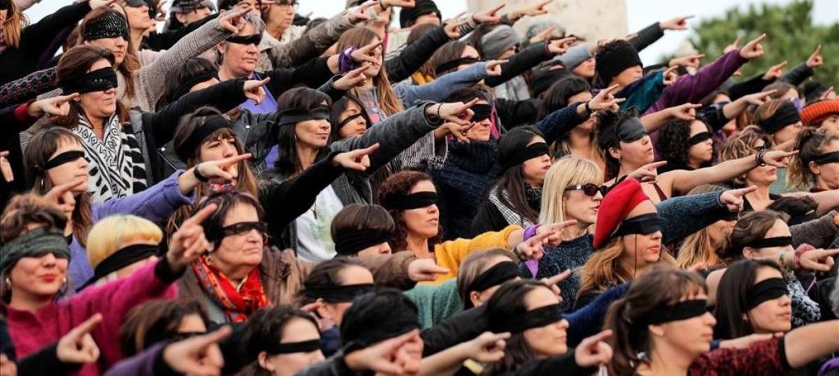 Acción de la Asamblea Feminista contra las violaciones.