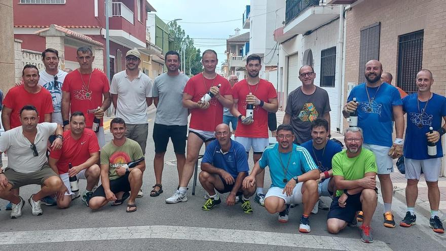 Foto final del Trofeu con los participantes, organizadores y autoridades