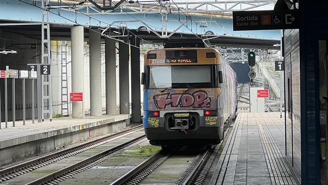 Un tren de la R3 se dirige a Ripoll