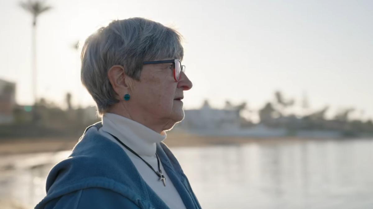Isabel Rubio, portavoz de Pacto por el Mar Menor, en una de las escenas del documental.