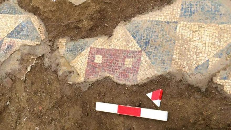 Restes del mosaic romà trobat a Sant Antoni de Calonge.
