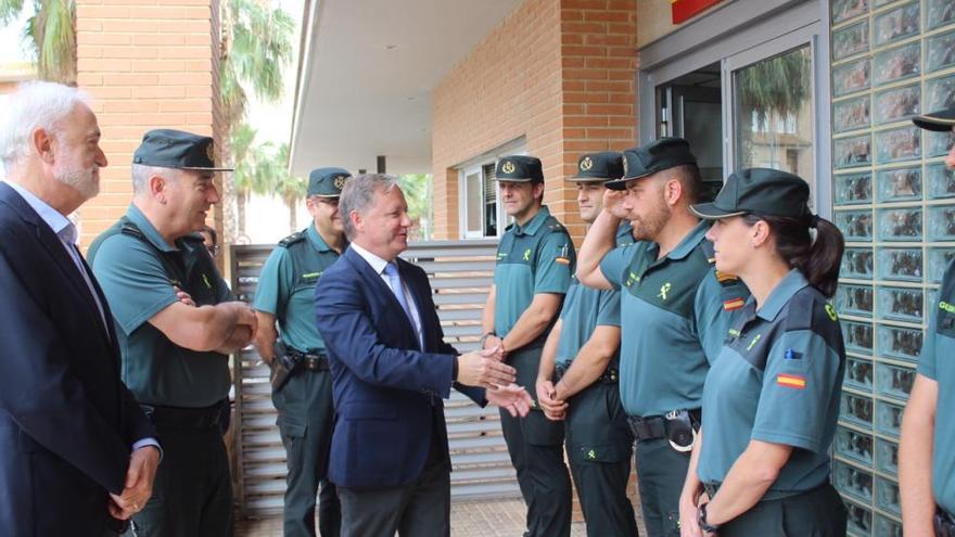 Moragues agradece a los agentes de la Guardia Civil su actuación heroica que permitió salvar a tres personas en Alginet