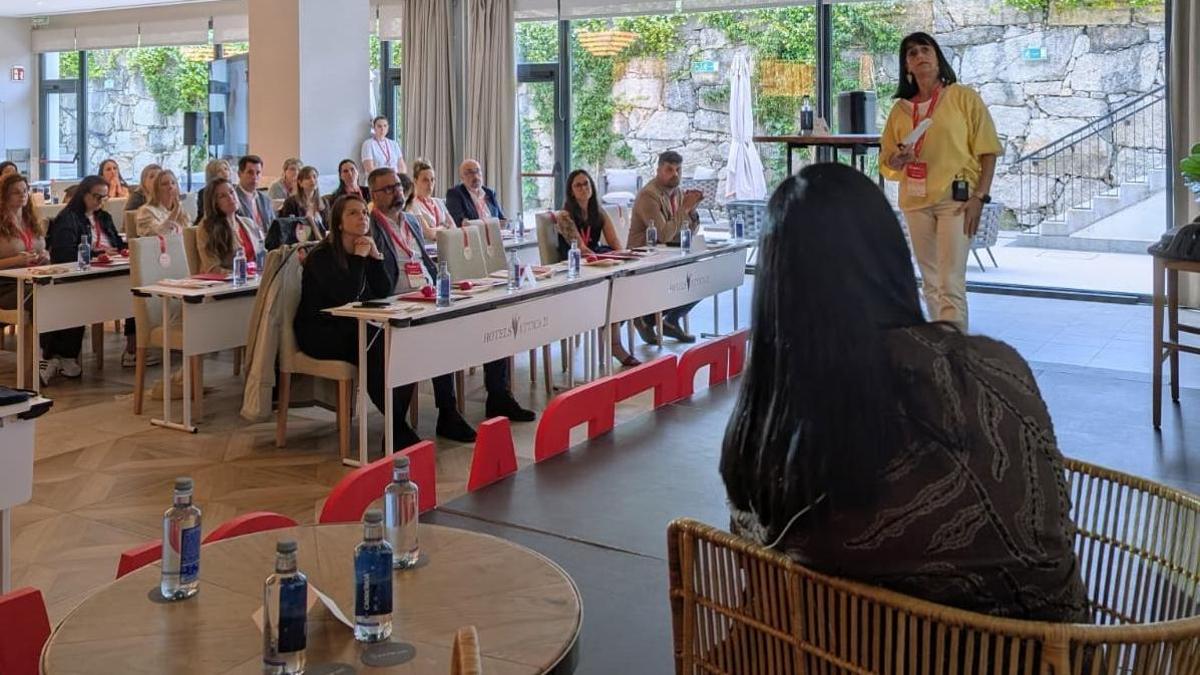 Un momento de la jornada de cuidados de Povisa, en el hotel Attica.