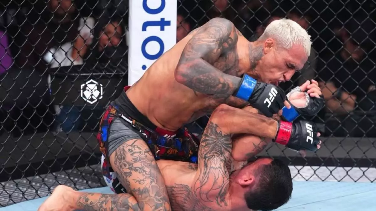 ¡Charles Oliveira, nuevo campeón de la UFC tras dominar a Max Holloway!