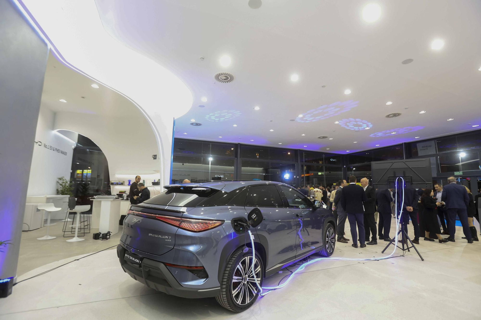 QUADIS Dream inaugura el primer centro BYD en Alicante.