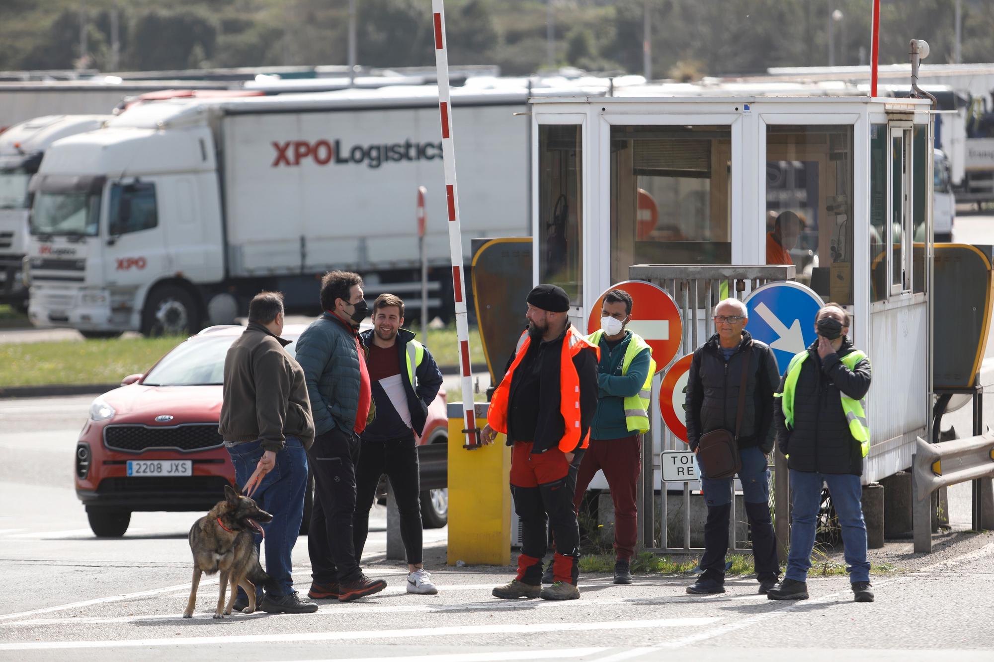 Piquetes en El Musel y Centro de Transporte de Gijón