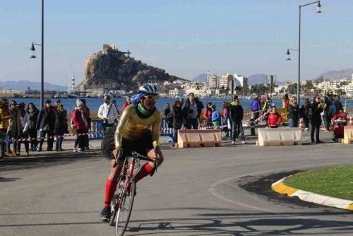 Aguilas celebra su duatlon de Carnaval