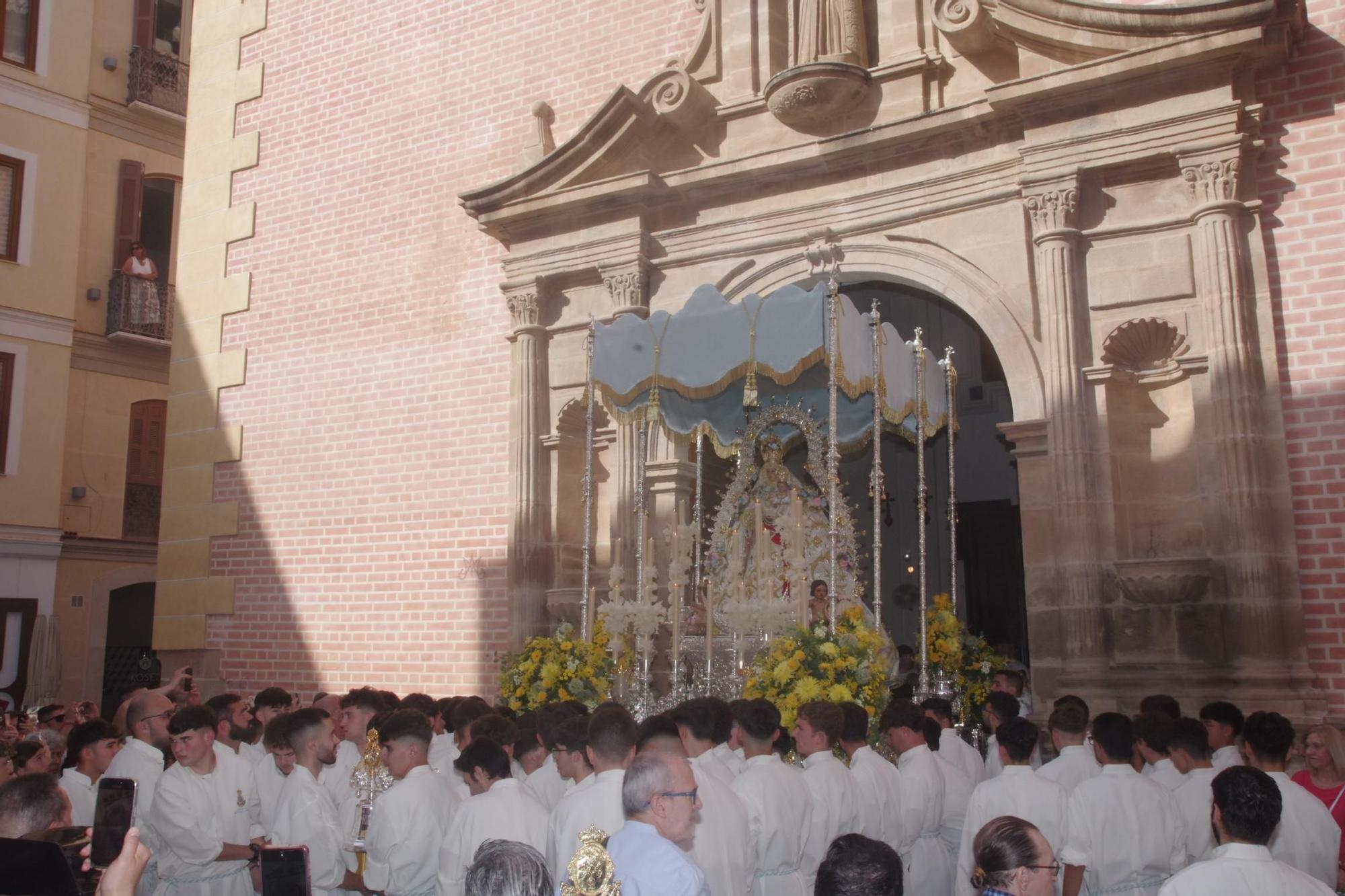Procesión de la Virgen de Araceli por el Centro de Málaga, desde San Julián


