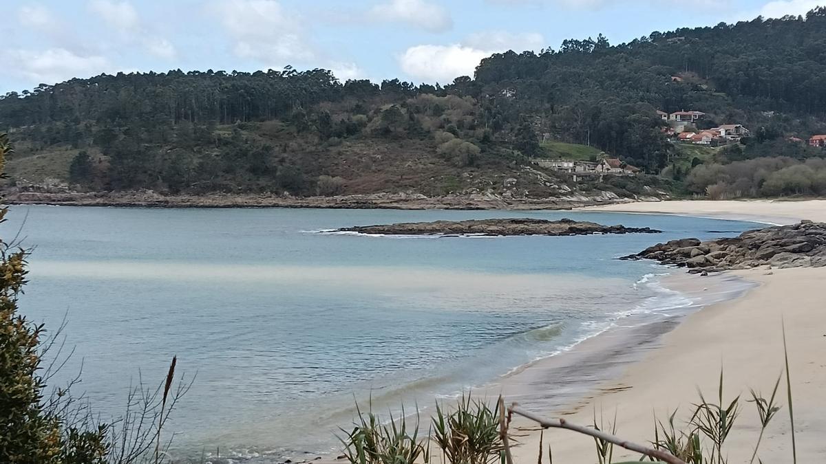 Nuevo episodio de vertidos en Santa Marta (Cangas)